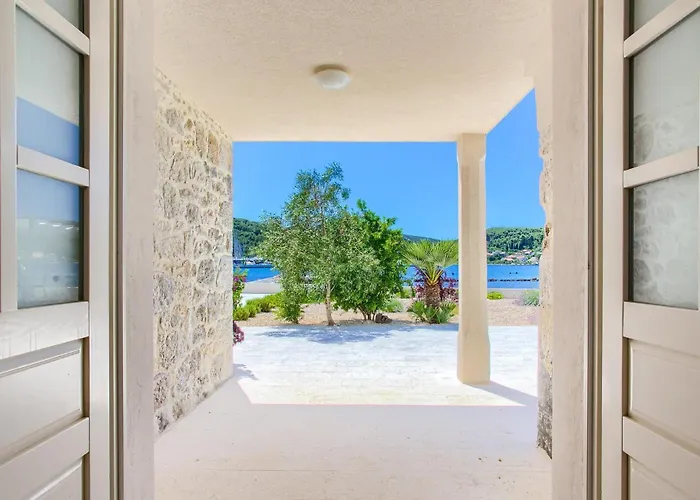 بيت للعطل Plivov *