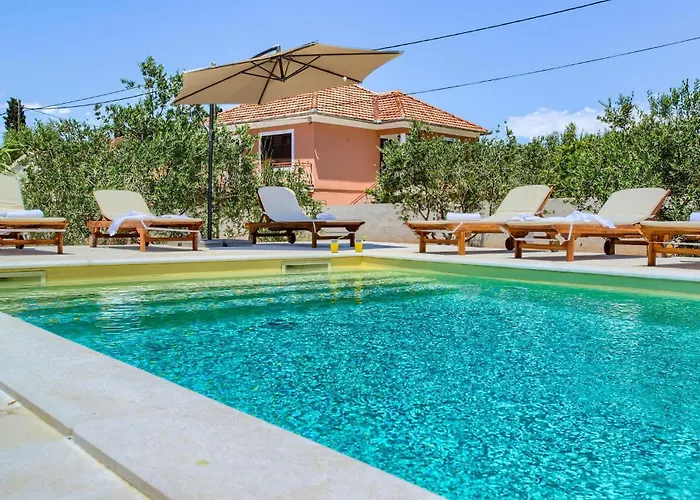 بيت للعطل Plivov *